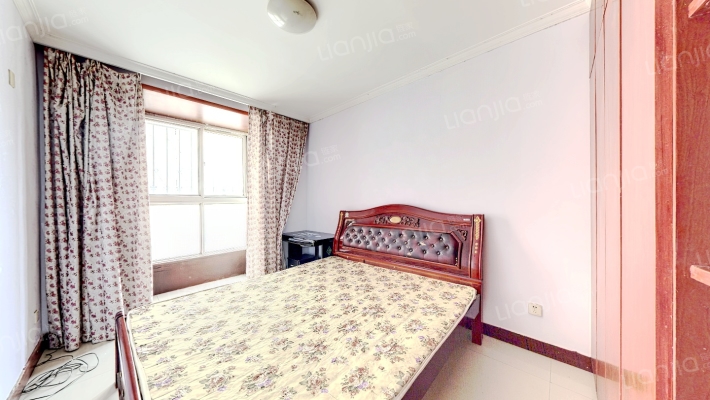 房本满二，南北通透格局，采光好，一楼带院，带地下室-卧室B