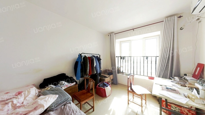 南北三居，拎包入住，业主诚意出售，户型方正-卧室C