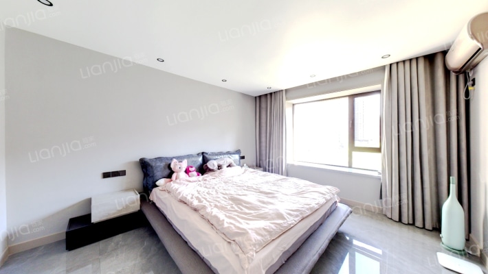 鸿坤洋房，电梯入户，带露台，精装修-卧室C