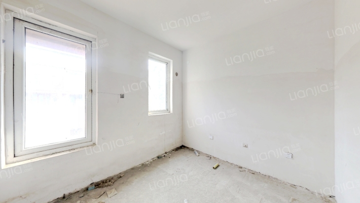 军官社区联排别墅，集体供暖，随意装修-卧室C