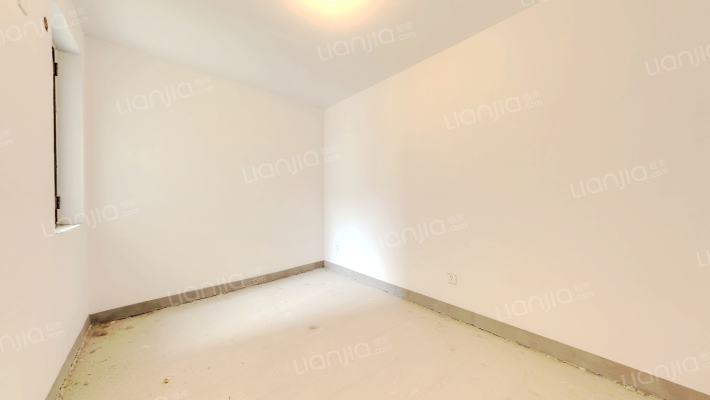 鸿坤南院，近高铁站，好位置，小三居，诚意出售-卧室A