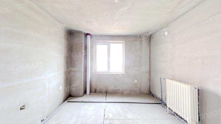 业主诚意出售，毛坯复式，楼层好，可以随意装。-卧室B