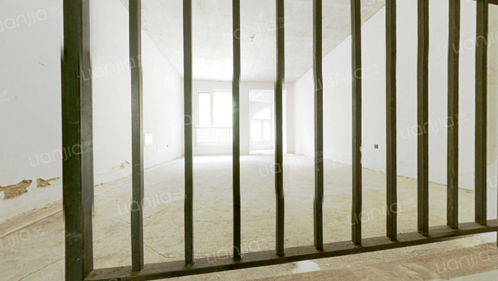 香邑溪谷一期洋房下叠 带前后小院 带半地下室跃层-客厅