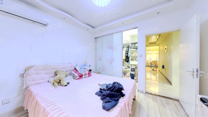 冠云路 新加坡花园 一层带下跃 6居室，130万可议-卧室F