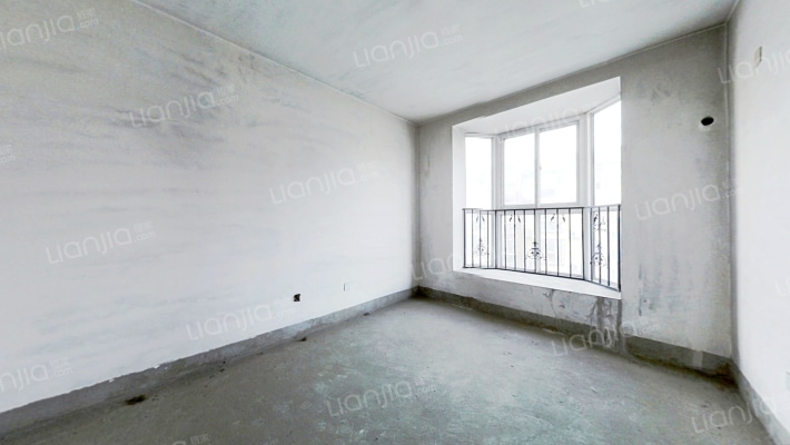 德信公园旁 南北通透大三居 非顶层 毛坯随意装修-卧室A