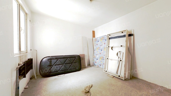 平安D区，南向两居室，房本满五唯一，诚意出售-卧室A