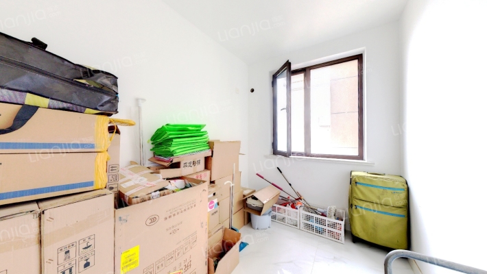 鸿坤理想湾  中高楼层三居  带装修满二-卧室B