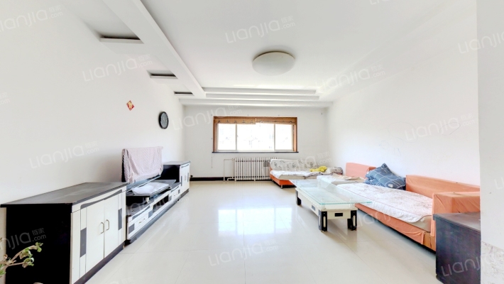 真实在售，税费低，采光充足，南北通透，有露台-客厅