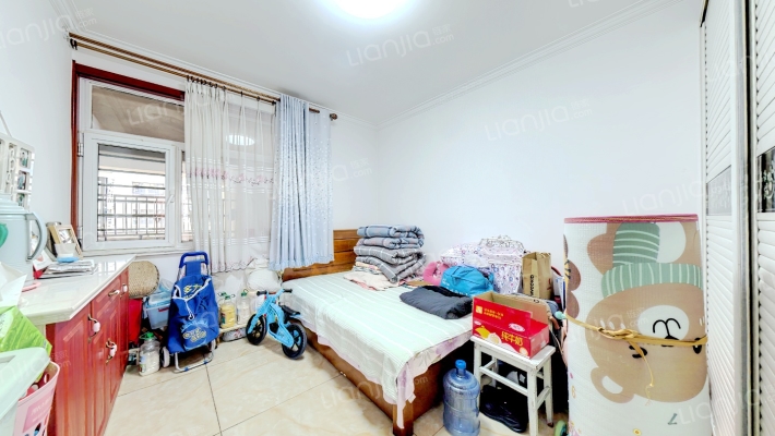 冠云路 空中花园社区 精装南北通透大两居，有本急售-卧室B