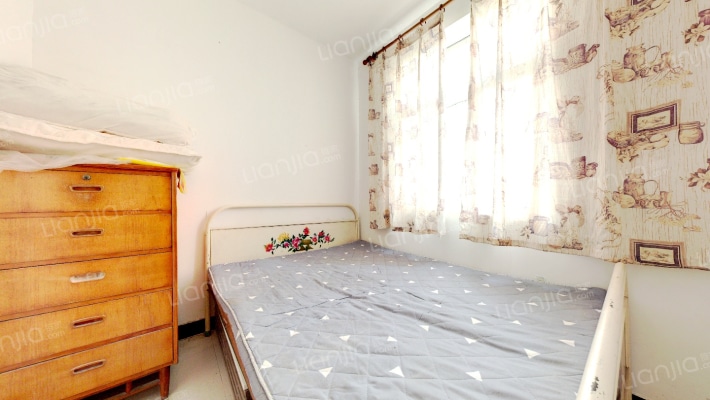 朝阳路 电梯房南北通透三居室 带地下室-卧室C