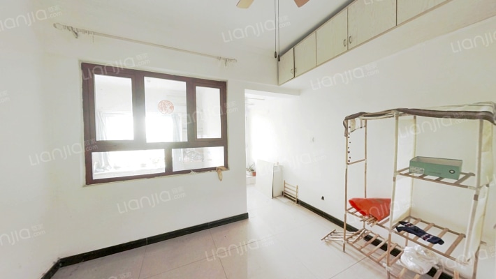 东兴北街两居 公寓公摊小 小区位置好 配套齐-卧室A