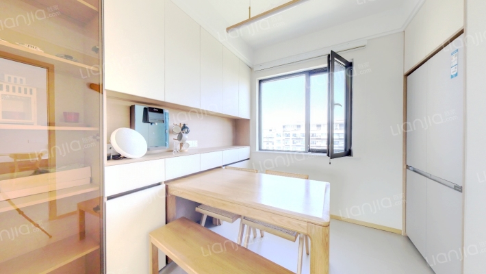 华远二期精装修四局，116平110万家具家电都留下-餐厅