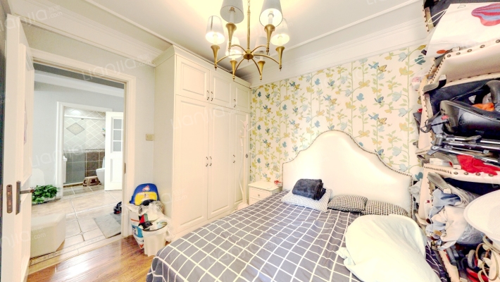 全阳两居，户型方正，精装修，花园小区，封闭管理-卧室B