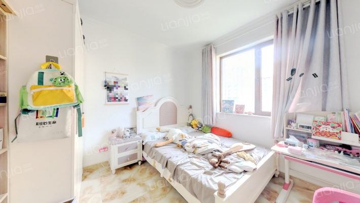 此房满两年，精装修，双卫，中间楼层，视野好-卧室A