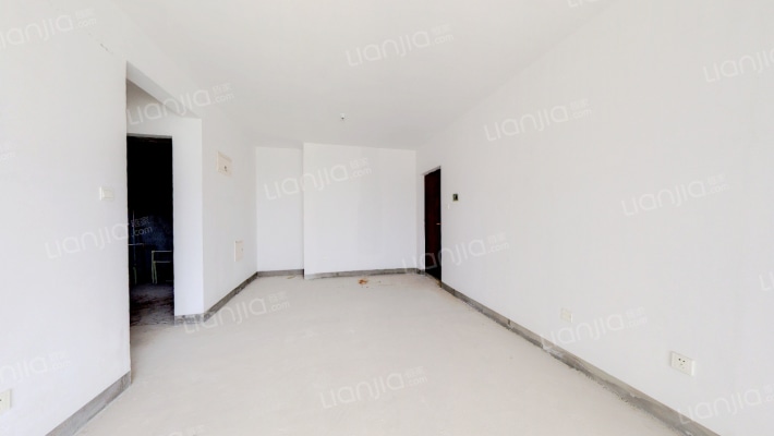 鸿坤正规一居室，满五年唯一，看房方便，诚意出售-客厅