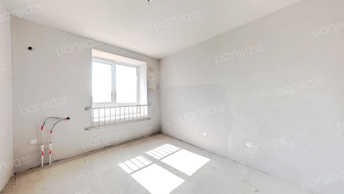 全南两居，高楼层，采光好，有钥匙随时看房！毛坯-卧室B