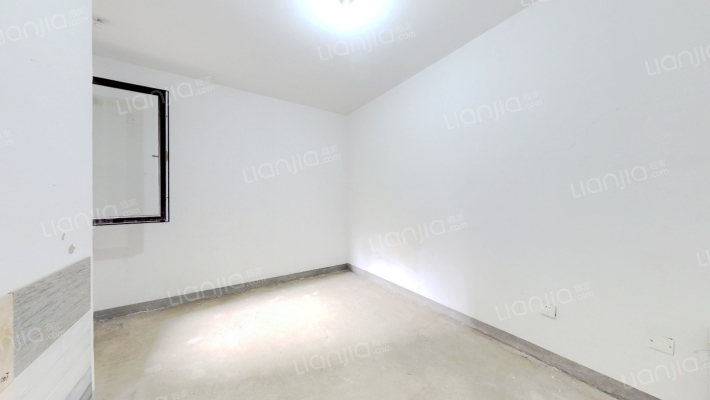 鸿坤新干线 一层带院子 诚意出售 带车位 房本满二-卧室A