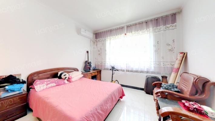 东兴街与朝阳路路口 往东  南北通透大三居-卧室A