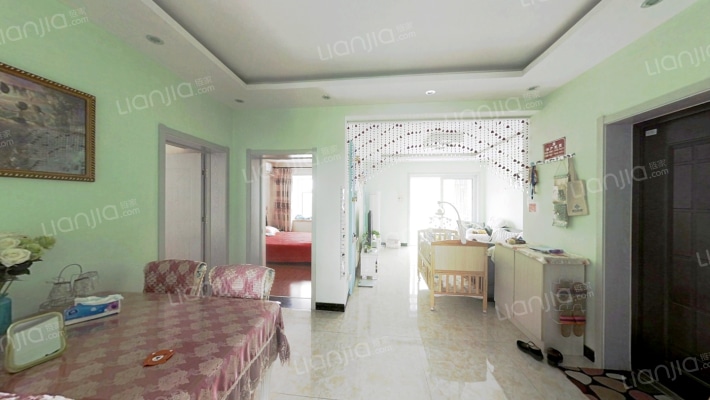 精装修，高楼层，户型方正，看房方便。-客厅