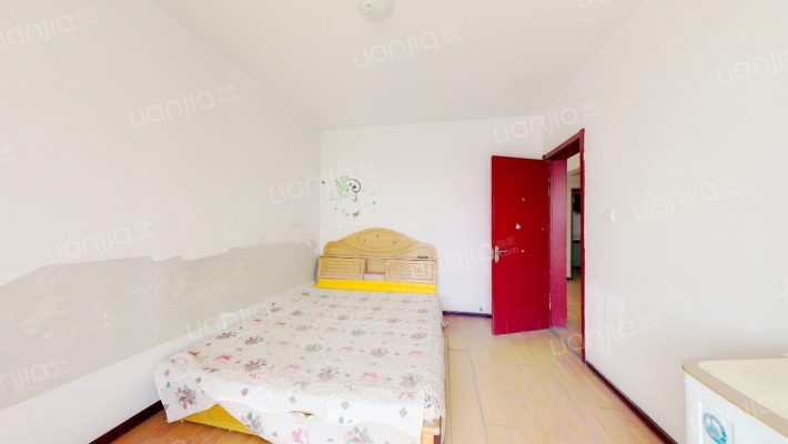 简单装修，户型方正，房本满五唯一，客厅卧室宽敞明亮-卧室A