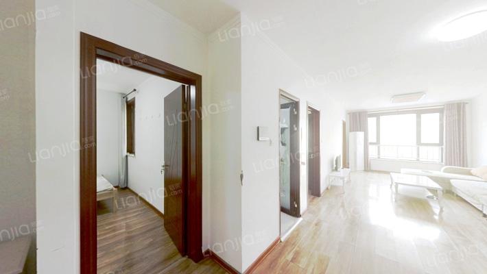 鸿坤理想湾，中等装修三居室，好位置，前边无遮挡-客厅