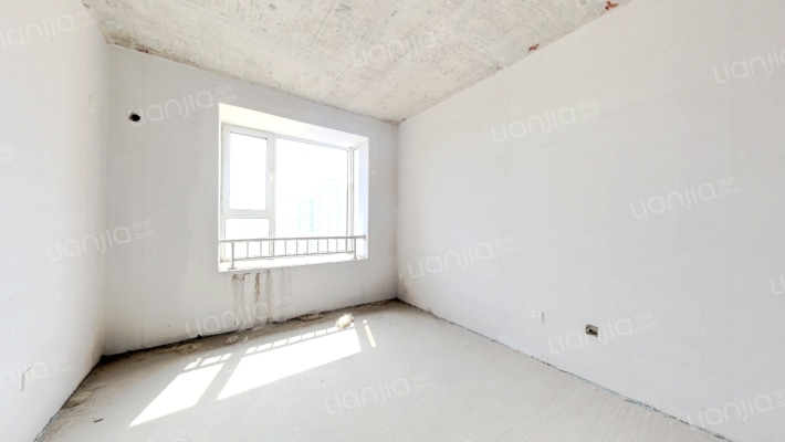 花园小区封闭管理，房子户型方正采光充足，居住舒适-卧室B