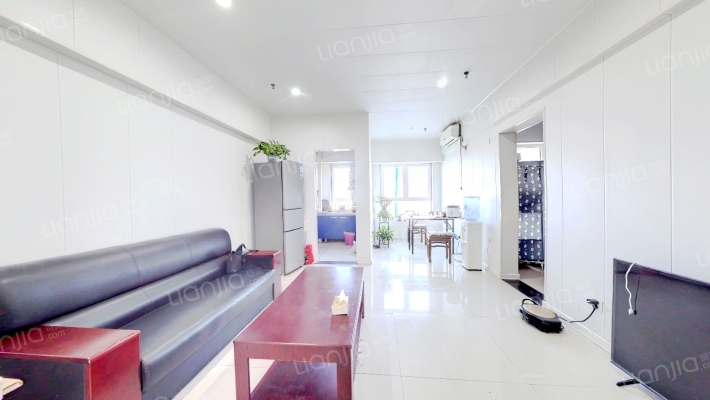 此房位于东兴大街，交通便利，生活方便-客厅