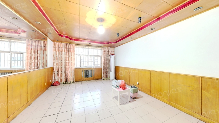 开发区清凉寺三阳开泰三居室不是顶层采光视野好-客厅