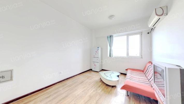 金竹花园，满五唯一，简装，无抵押无户口，东北向。-客厅