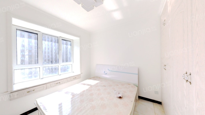 华融现代城 3室1厅 南-卧室C