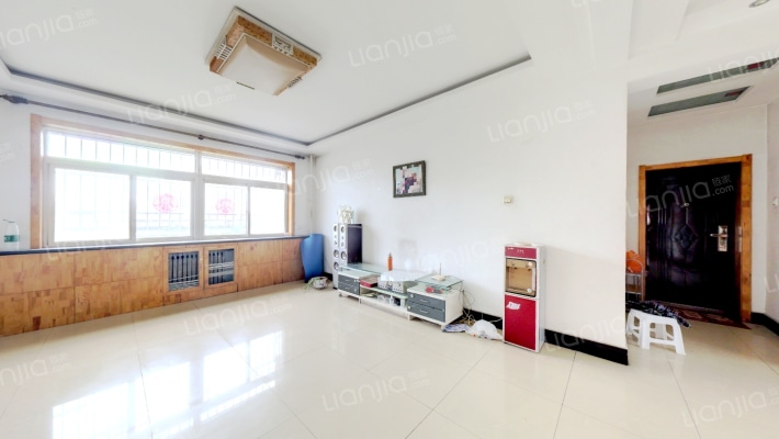 满五年，南北通透，采光充足，地理位置好-客厅