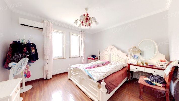 边户，前后院子，集中供暖，百万装修，位置好-卧室C