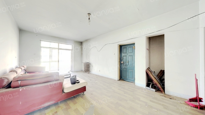 板楼，公摊小，南北通透两居，无遮挡，采光很好，-客厅A