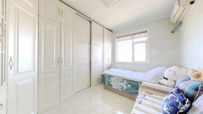 七十年大产权   南北通透   高楼层  ......-卧室B