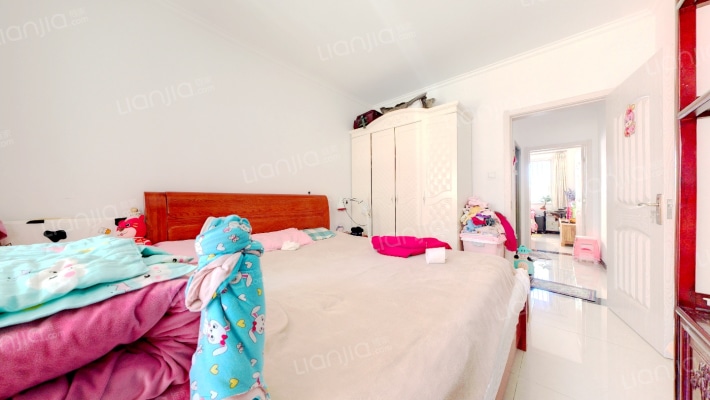 此房南北通透格局好，简装，拎包入住，交通便利-卧室B