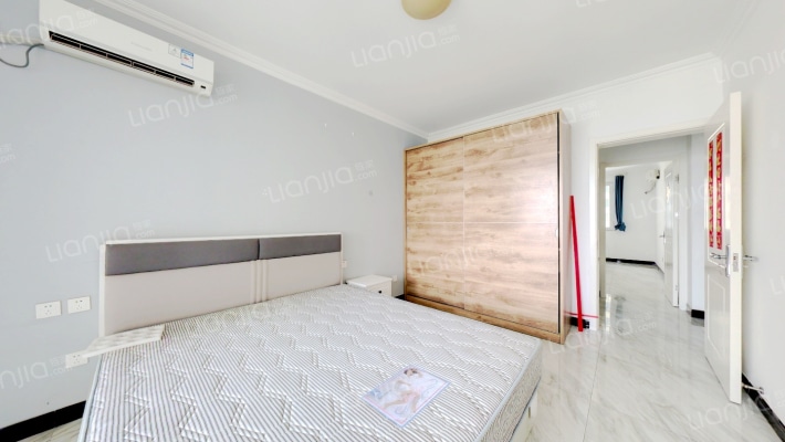 急售，急售南北两居，精装修。。-卧室A