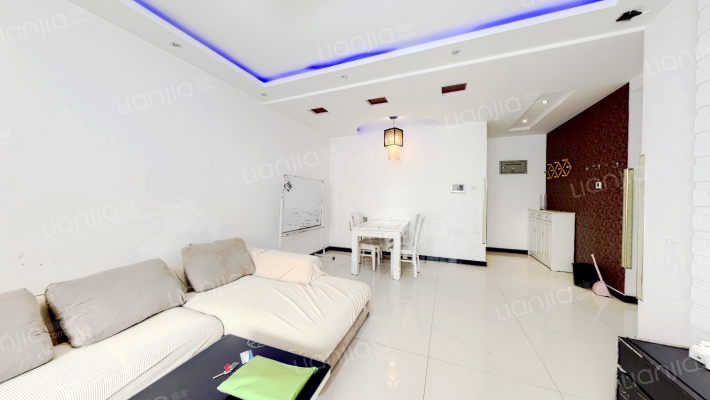 房东外地工作急售  满五唯一税少  精装两室-客厅