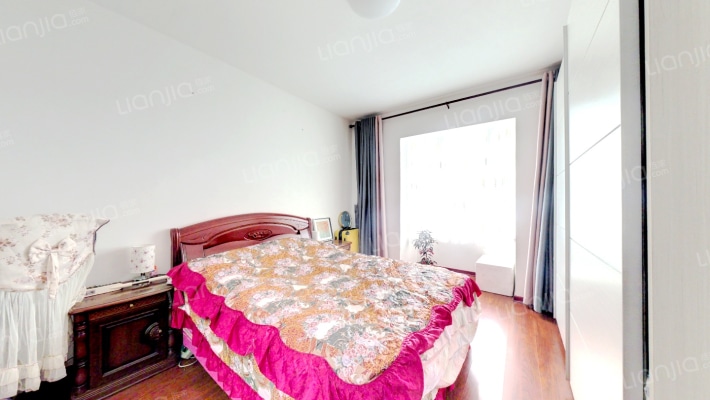 房子本唯一朝南两居中间楼层，户型 方正没有浪费空间-卧室B