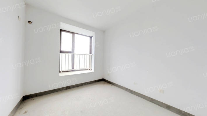 中间楼层 户型方正，房本满二 看房方便-卧室