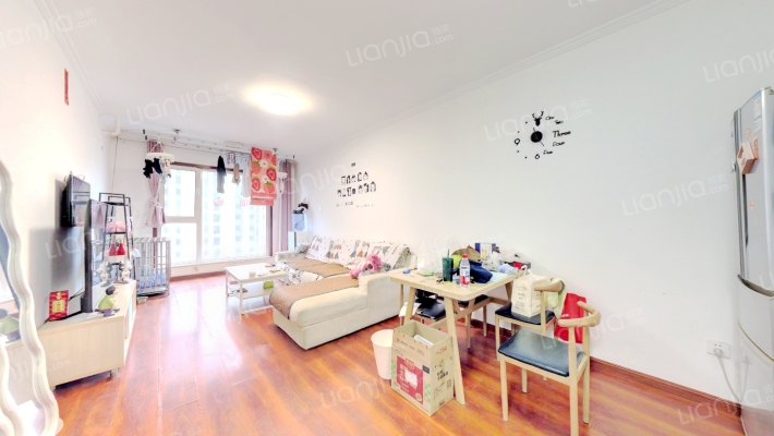 狮子城精装两居房本满二，有租户看房房主系租户-客厅