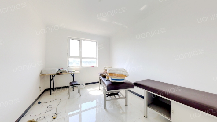 全南两居 户型方正 楼前无遮挡  视野开阔 采光充足-卧室A