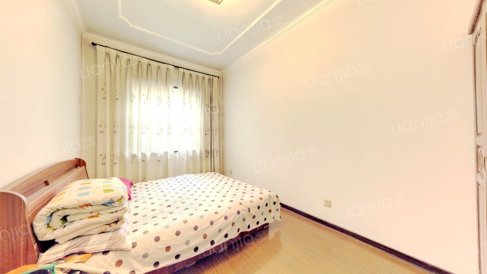 公园旁  大三居  南北通透  公摊小繁华地段-卧室A