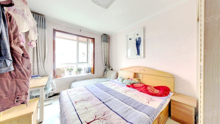 天地新城 简装  中高层 房本满五-卧室B