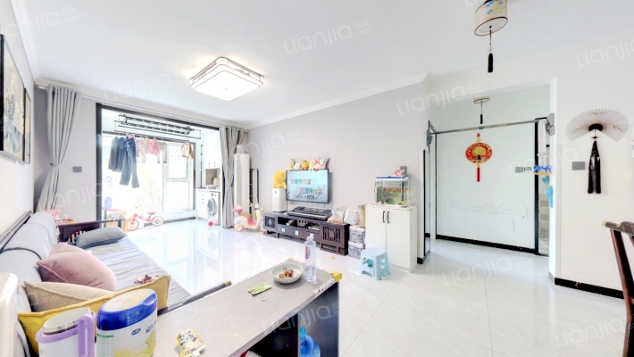 精装修 拎包入住 带露台 房本满二-客厅