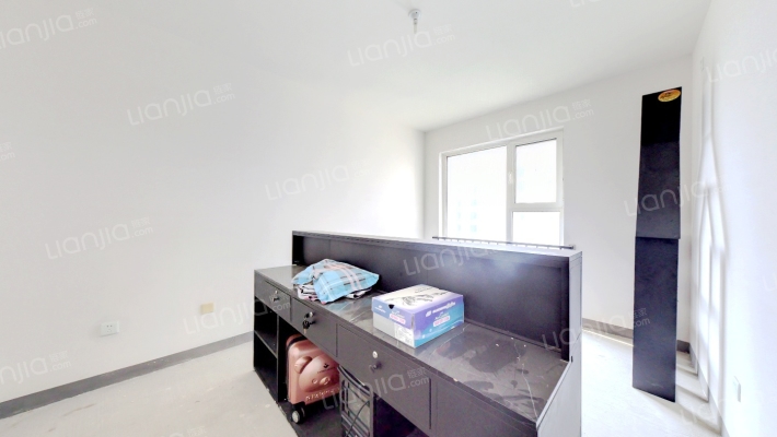 东户大两居 中楼层 北区西侧位置 满二 毛坯 交易方便-卧室B