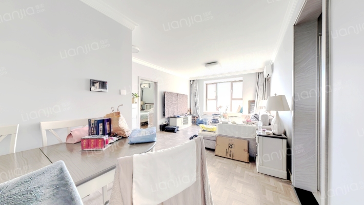 鸿坤精装修全明三居室，满五年唯一-客厅