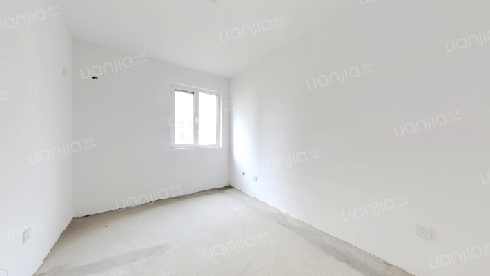 小区体量大，环境绿化好，小区内就是花园-卧室A