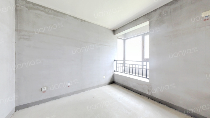 出售天伦湾小区，落地窗，集中供暖，环境优美二居室。-卧室B