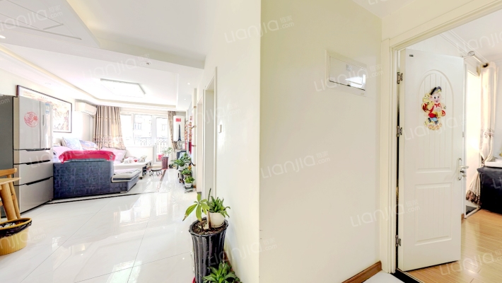 香邑溪谷，精装自住全阳两居室，中高楼层，视野开阔.-客厅