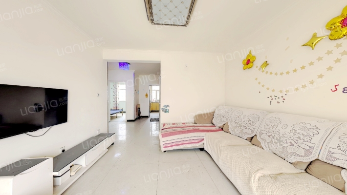 天地新城中间好楼层两居 满五唯一 带地下室-客厅